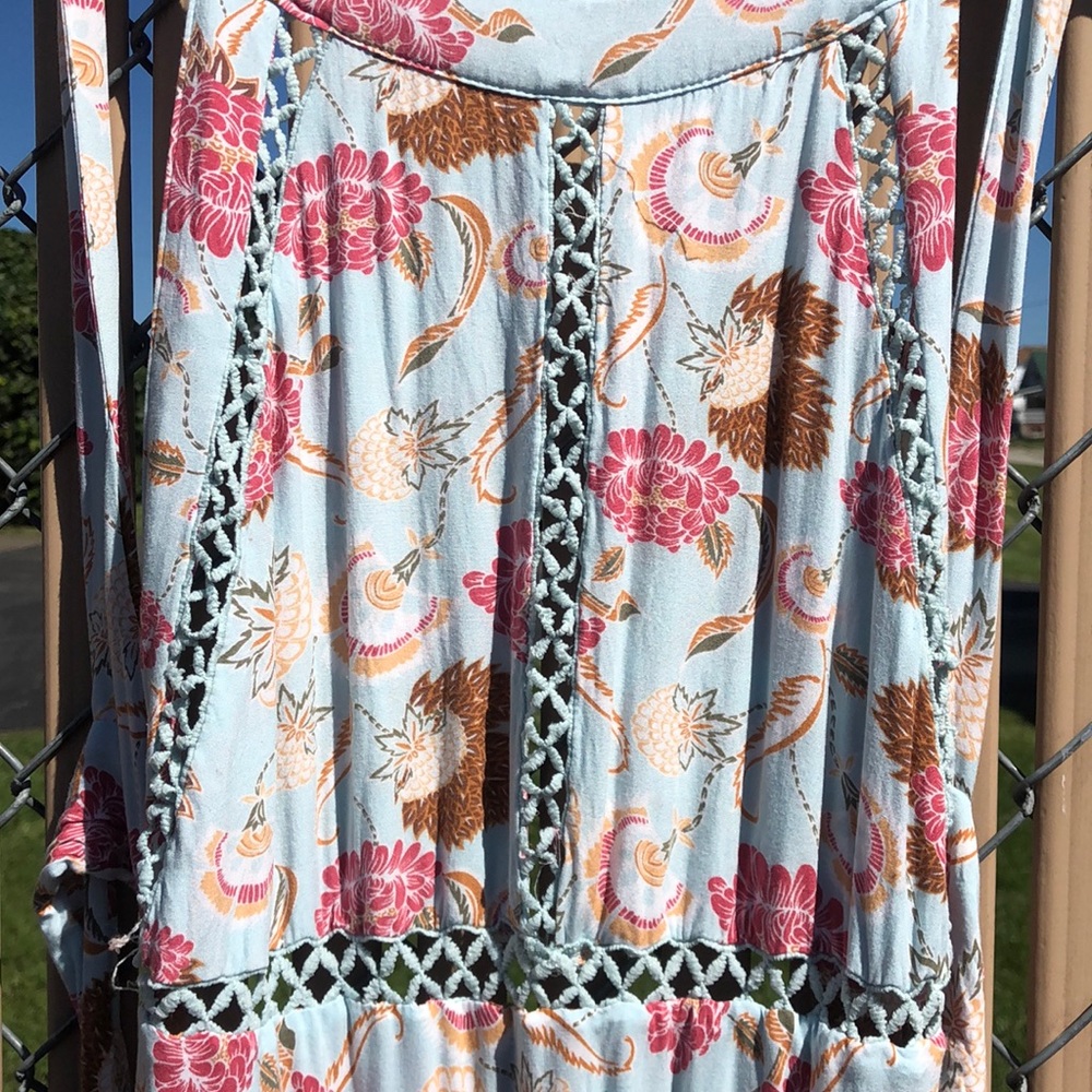 Size medium floral print maxi dress!